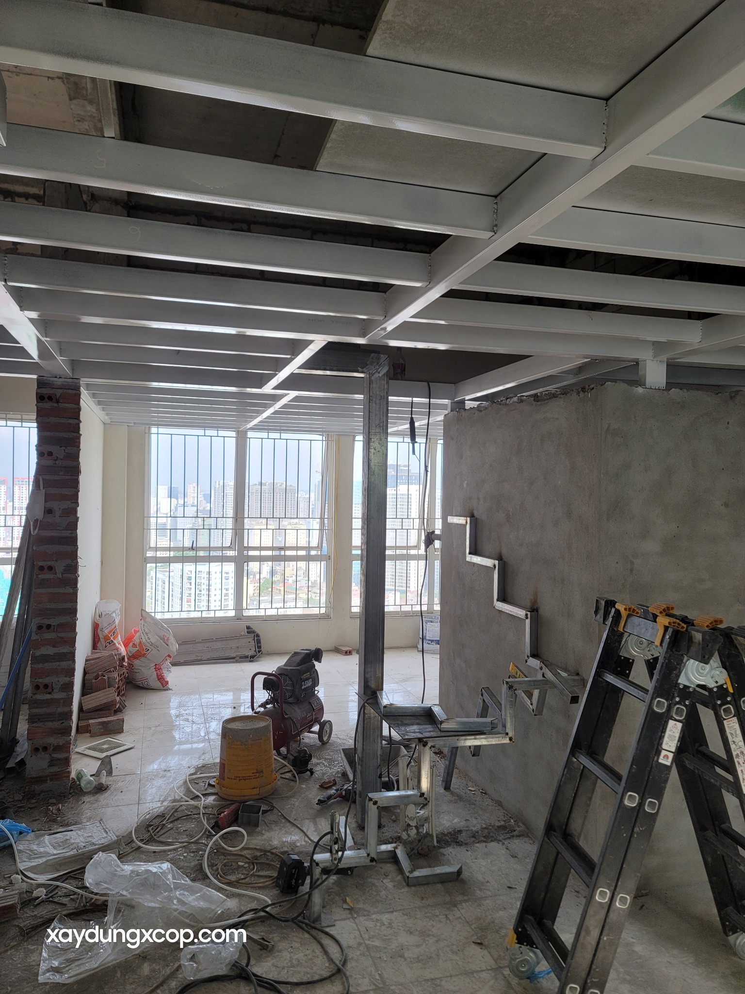 FLC Mỹ Đình — thi công khung sàn và cầu thang