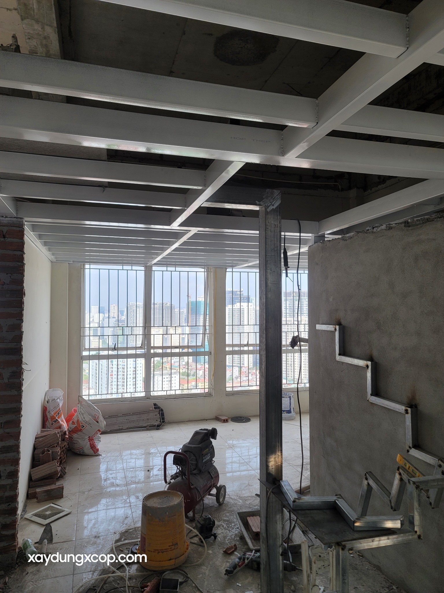 FLC Mỹ Đình — thi công khung sàn và cầu thang