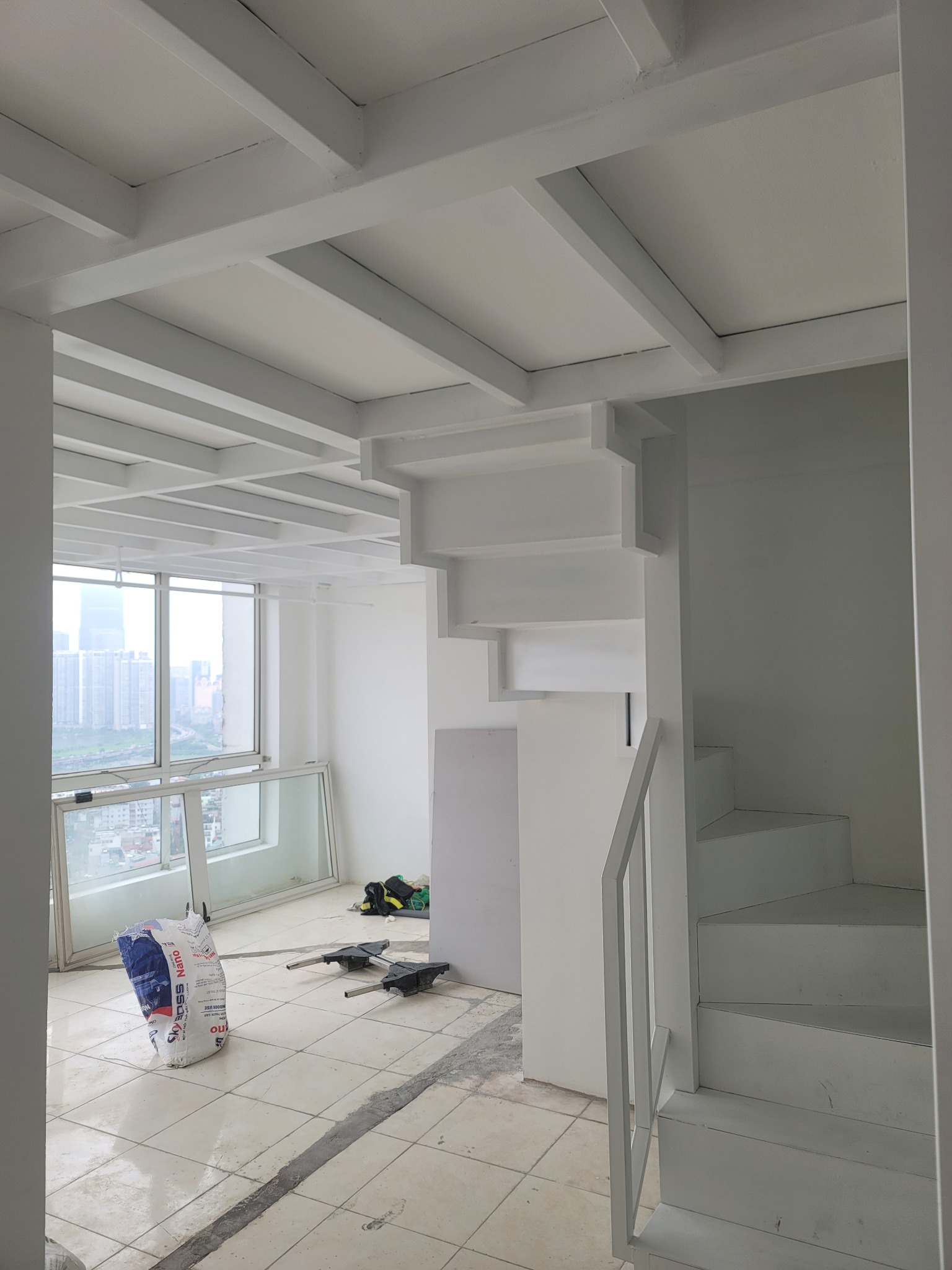 FLC Mỹ Đình — gác lửng và cầu thang hoàn thiện