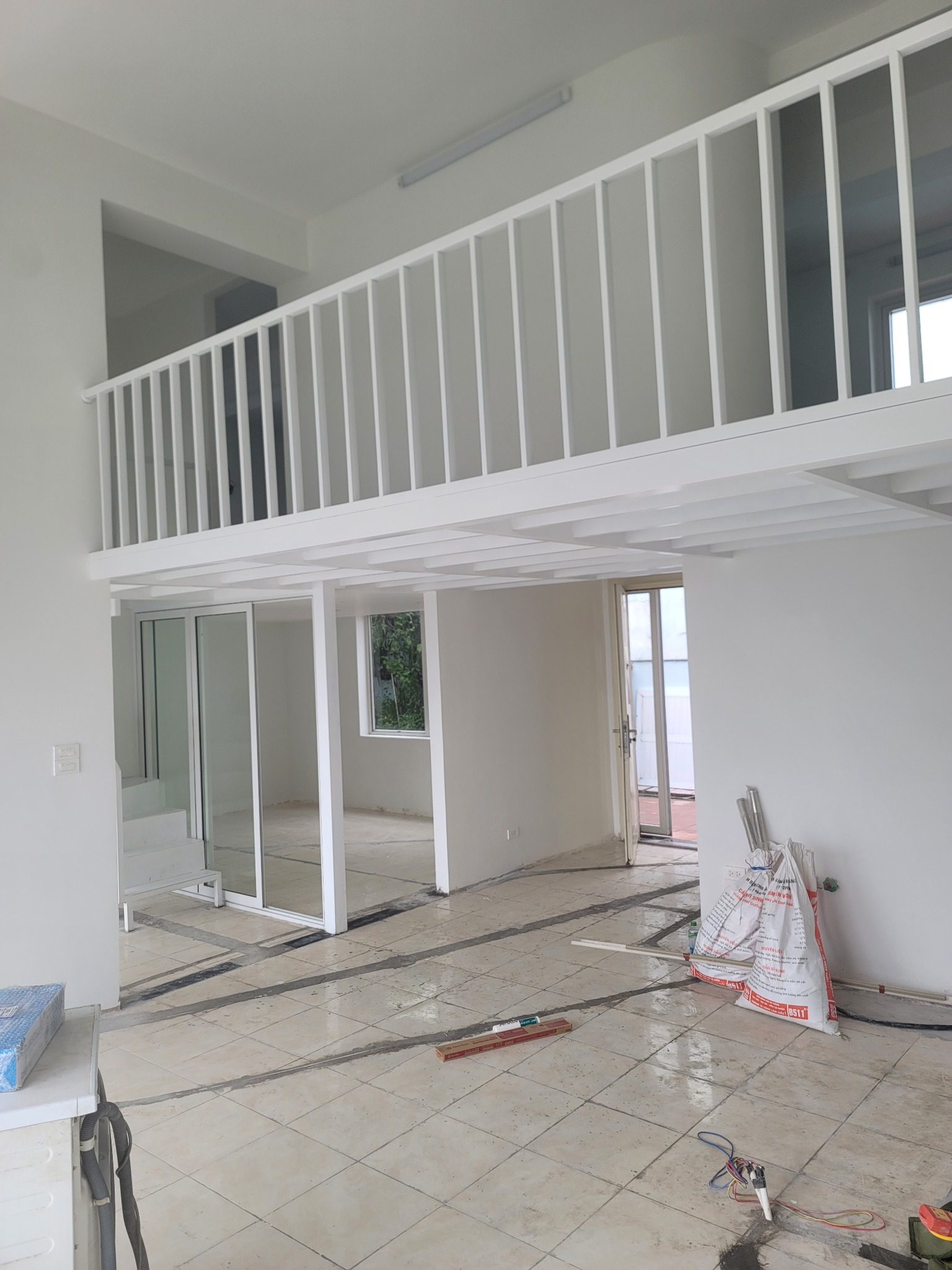 FLC Mỹ Đình — gác lửng và cầu thang hoàn thiện