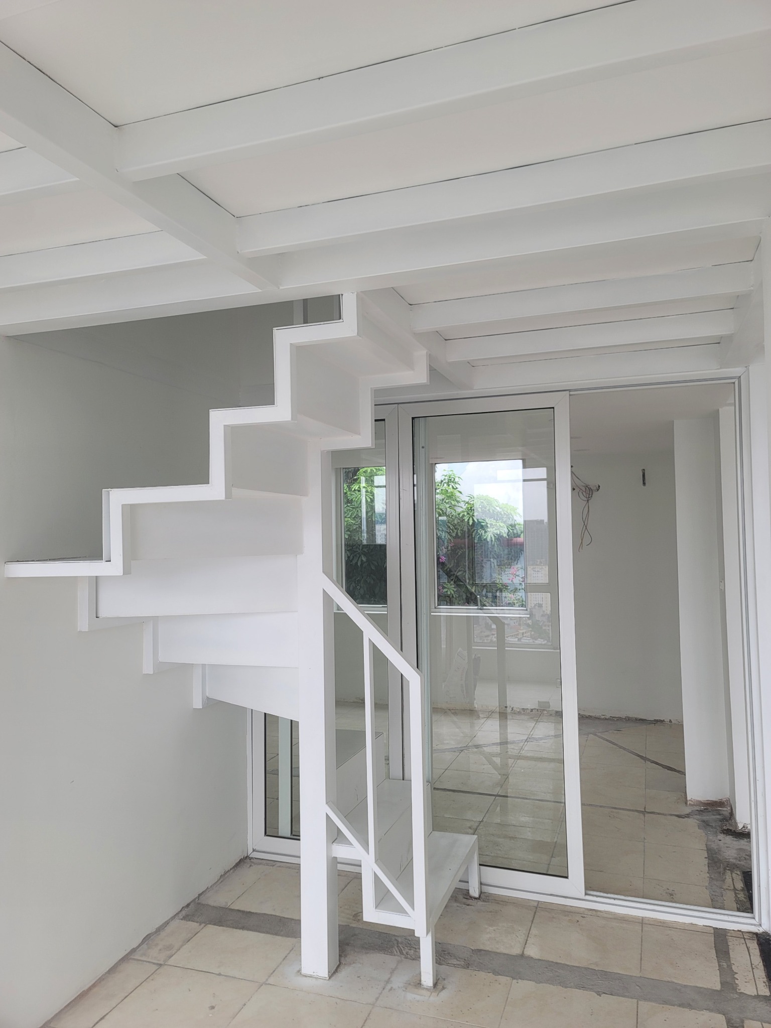 FLC Mỹ Đình — gác lửng và cầu thang hoàn thiện