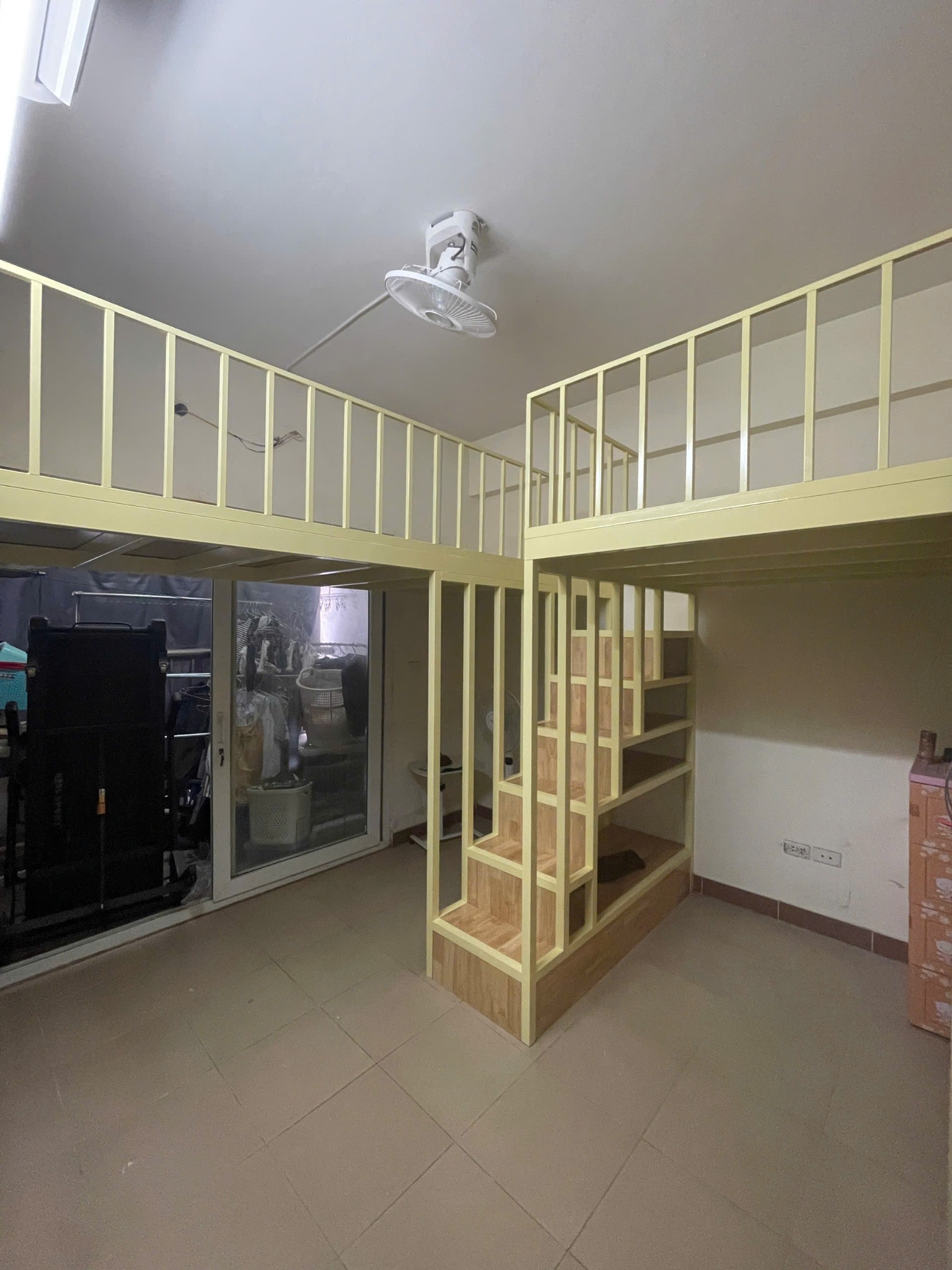 Không gian phía dưới gác